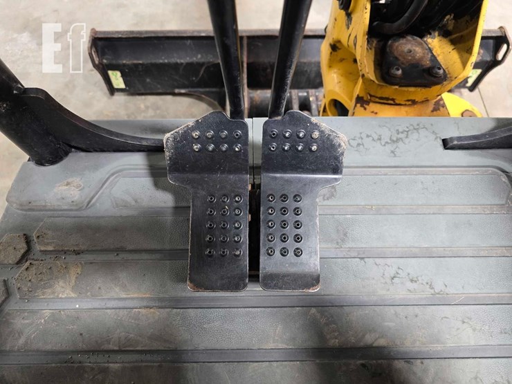 2019-caterpillar-303.5e2-cr-image-19
