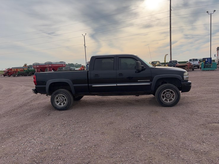 2003-gmc-sierra-2500hd-image-4