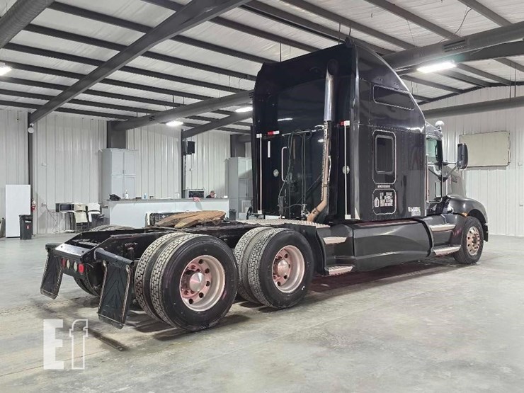 2009-kenworth-t660-image-3