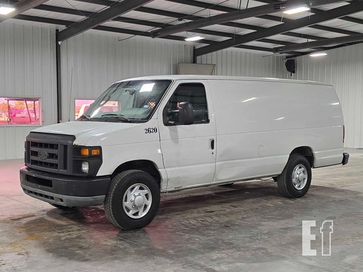 2013-ford-e250-image-1