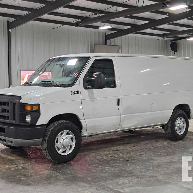 2013 FORD E250