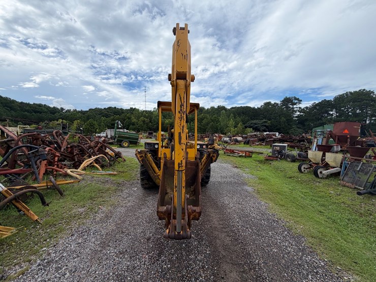 1976-deere-310a-image-7