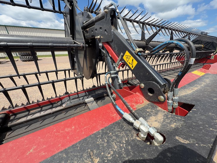 2014-case-ih-3162-image-19