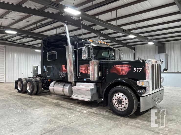 2017-peterbilt-389-image-2