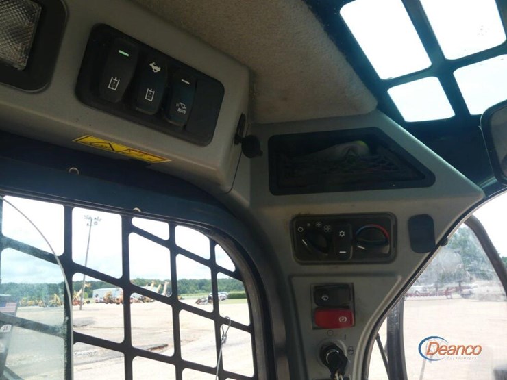 2023-caterpillar-299d3-xe-image-11
