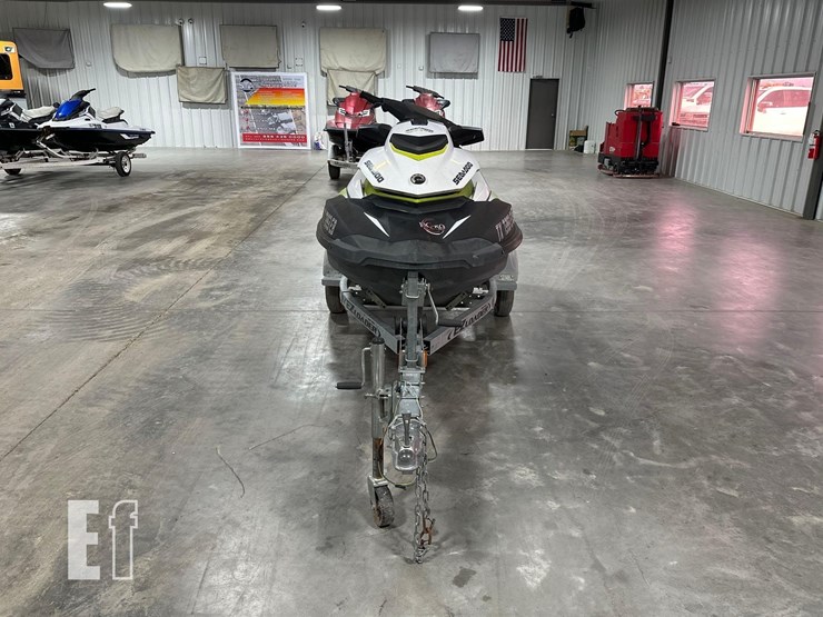 sea-doo-gti-se-personal-watercraft-image-7