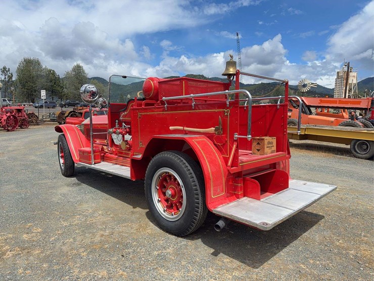 american-lafrance-fire-truck-image-3