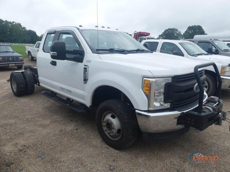 2017-ford-f350-image-1