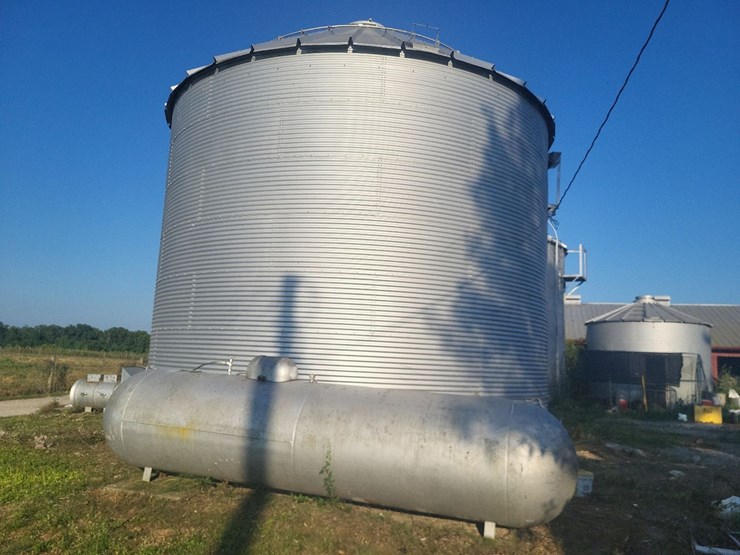 grain-bin---closest-to-road-image-2