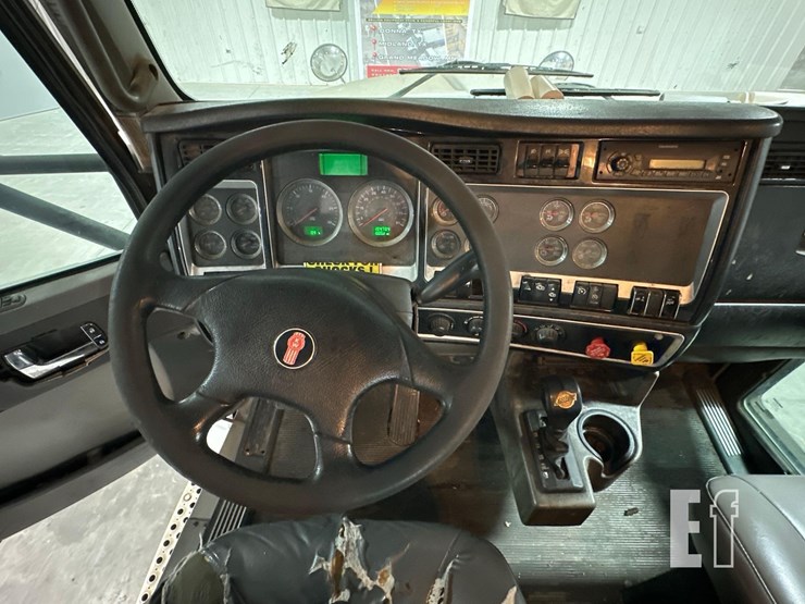 2009-kenworth-t660-image-14