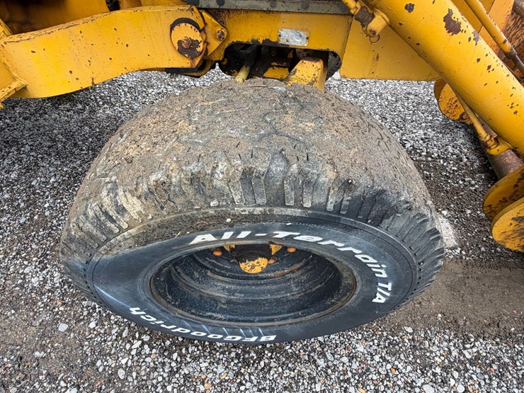 1976-deere-310a-image-15