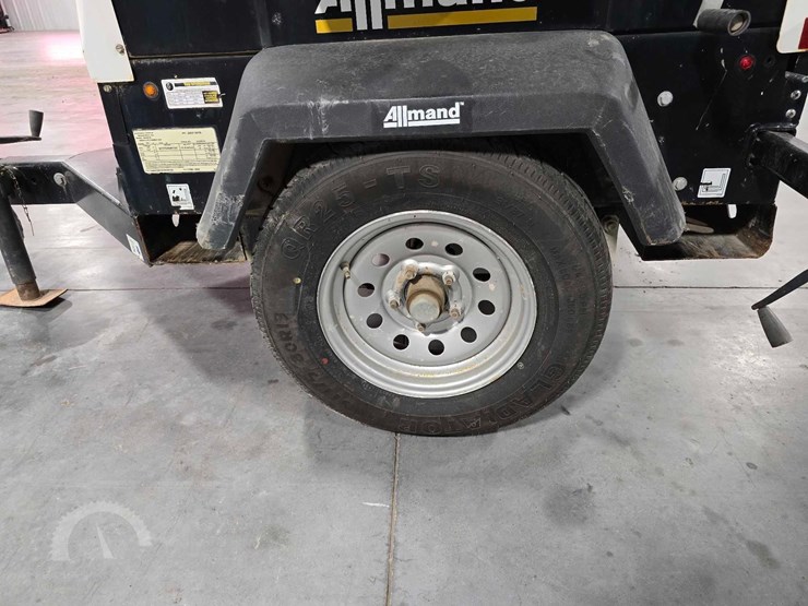 allmand-bros-night-lite-v-series-image-18