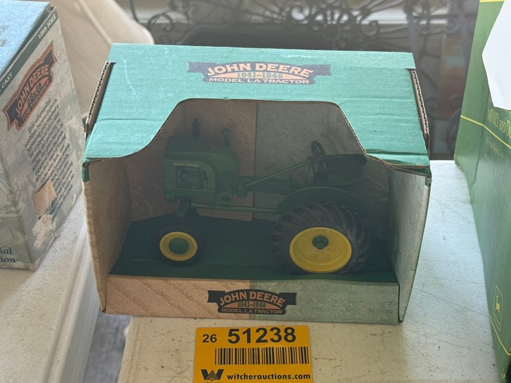 john-deere-la-image-1
