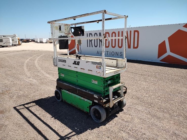2017-jlg-1932r-image-3
