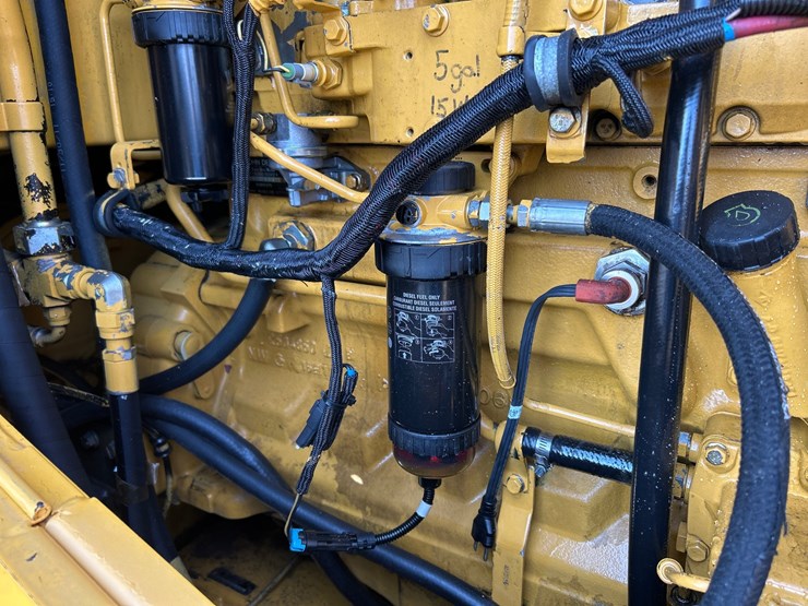 2012-deere-624k-image-50