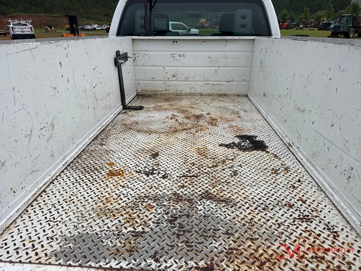2016-ford-f350-xl-image-14