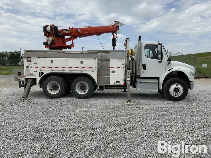 2014-freightliner-m2-106-image-12