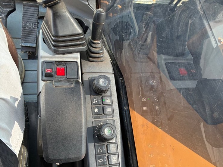 caterpillar-306-image-15