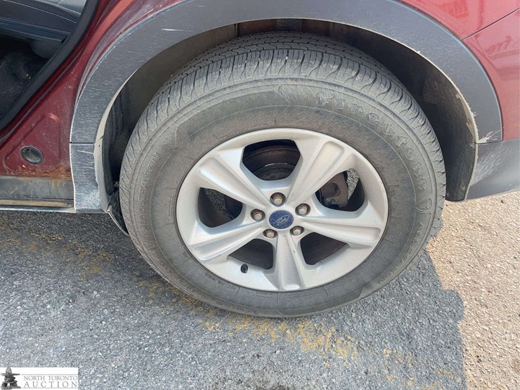 2014-ford-escape-image-25