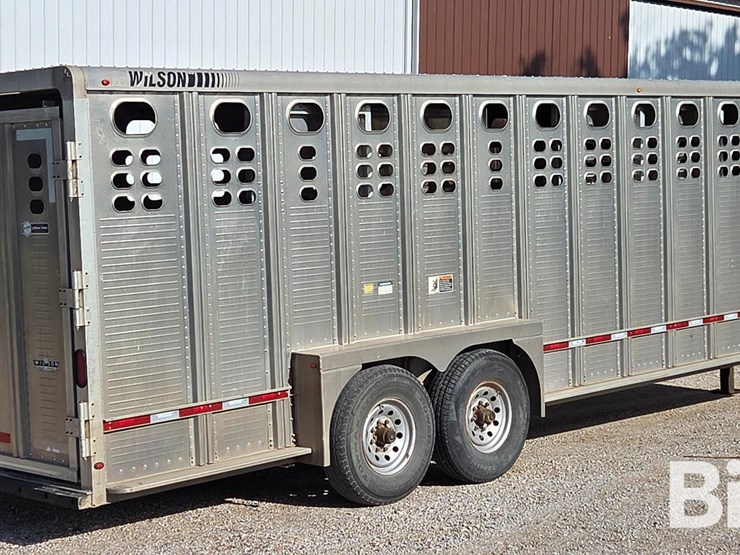 2014-wilson-livestock-trailer-image-5