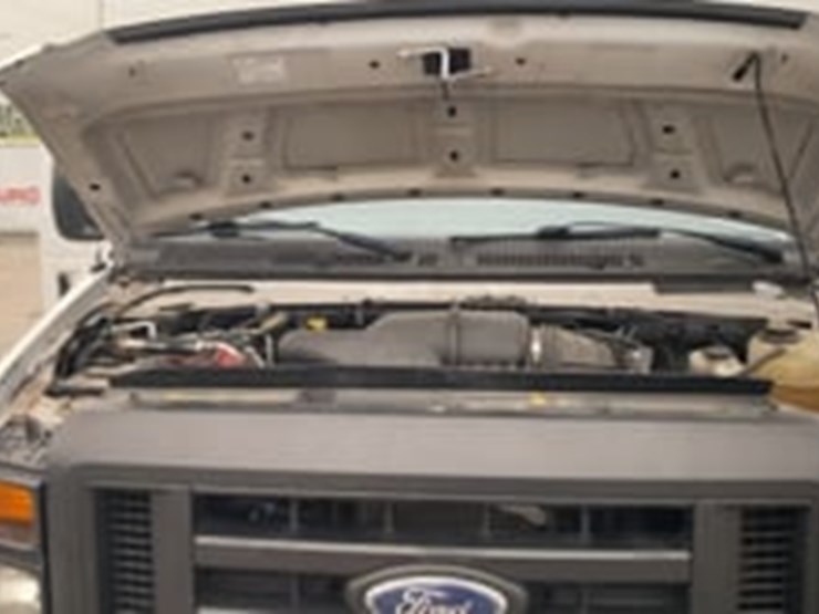 2012-ford-cargo-image-9