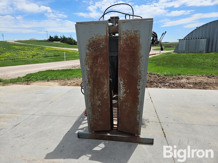 2021-moly-silencer-commercial-pro-wide-body-hydraulic-squeeze-chute-image-6