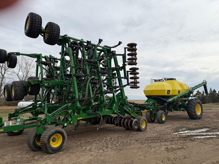 2013-john-deere-1830-image-8