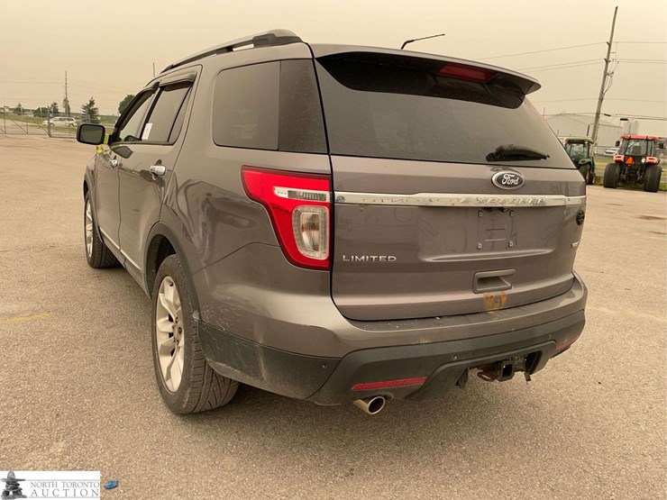 2014-ford-explorer-image-7
