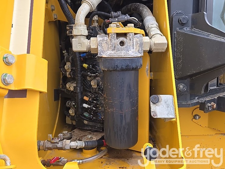 2023-komatsu-d61pxi-24-image-31