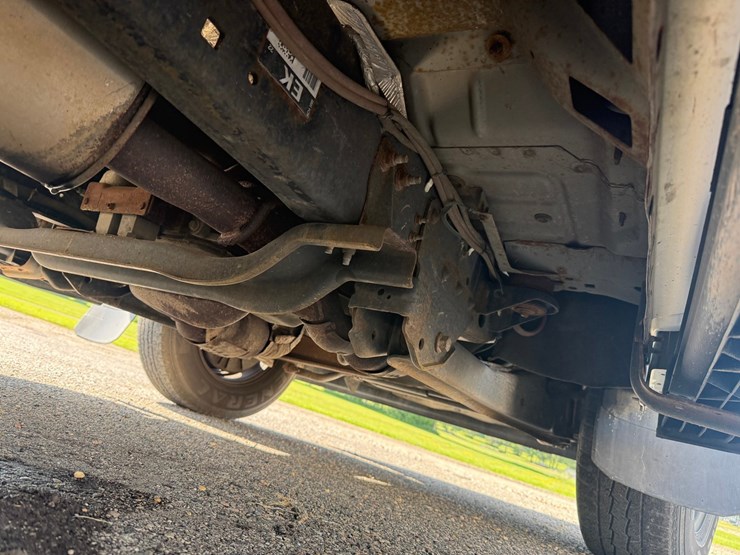 2011-ford-f350-image-31