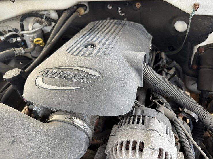 2005-chevrolet-3500hd-image-37