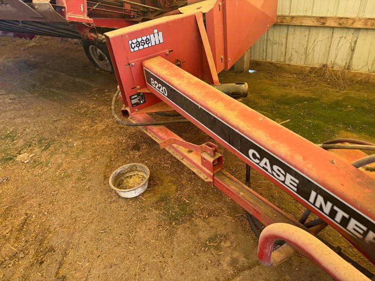 2004-case-ih-8220-image-2