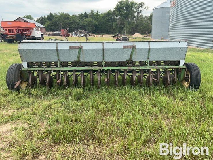 john-deere-b-image-6