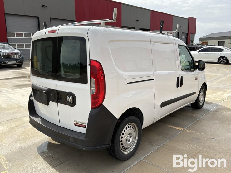 2017-ram-promaster-city-image-5