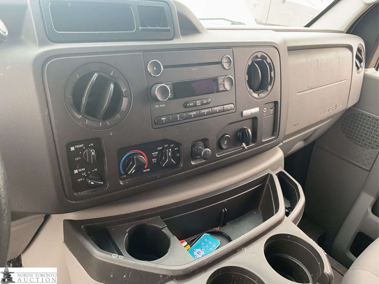 2012-ford-cargo-image-13