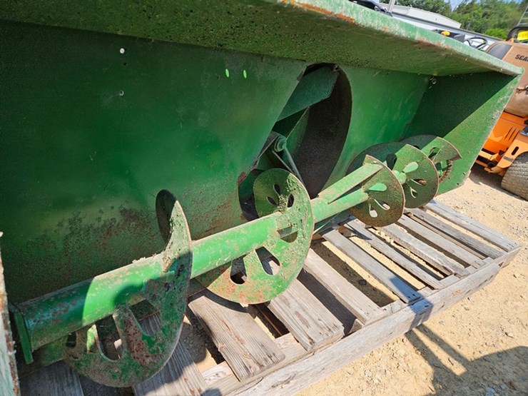 john-deere-676-image-10