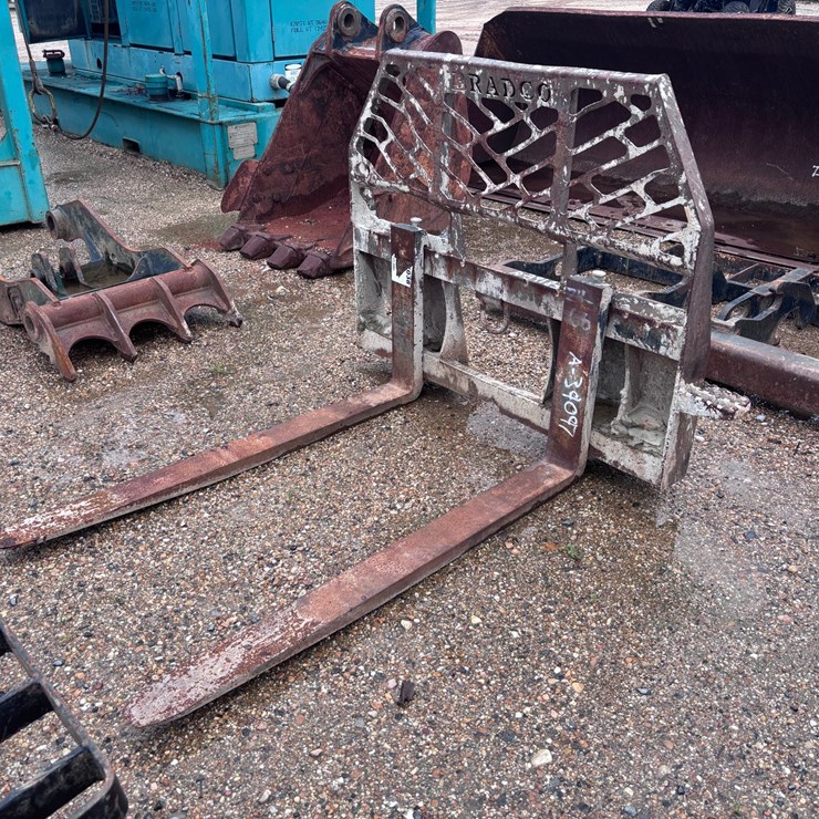 #39097 • BRADCO 46IN FORKLIFT MAST FOR SKID STEER
