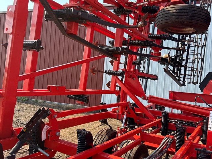 2013-kuhn-krause-5635-46ft-field-cultivator-image-63