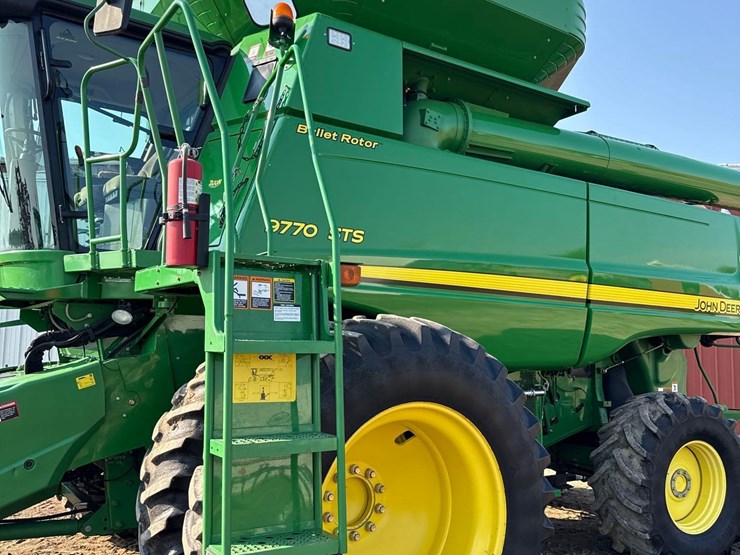2011-john-deere-9770-sts-image-79