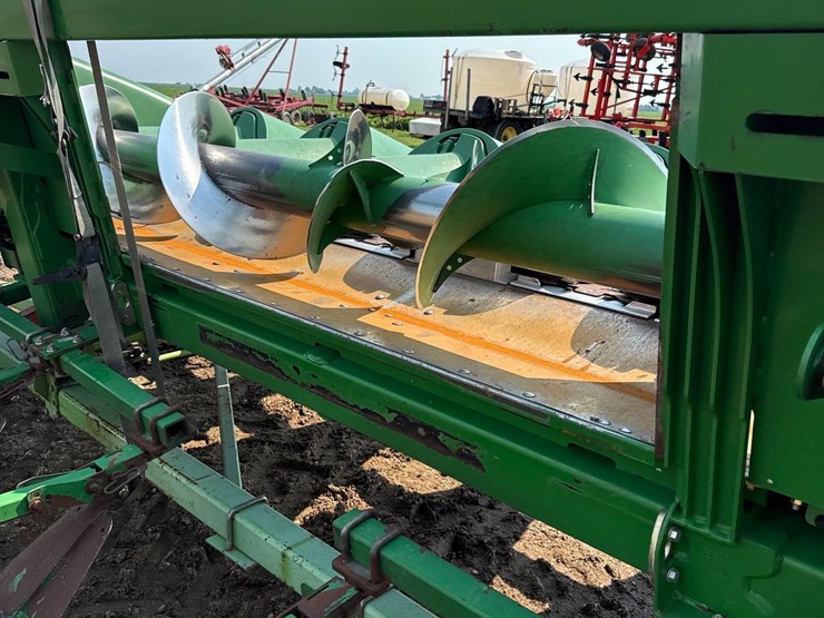 2012-john-deere-608c-image-27