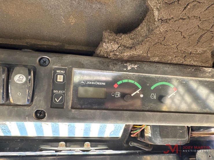 deere-ct332-image-21