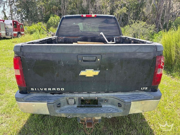 2011-chevrolet-silverado-1500-image-40