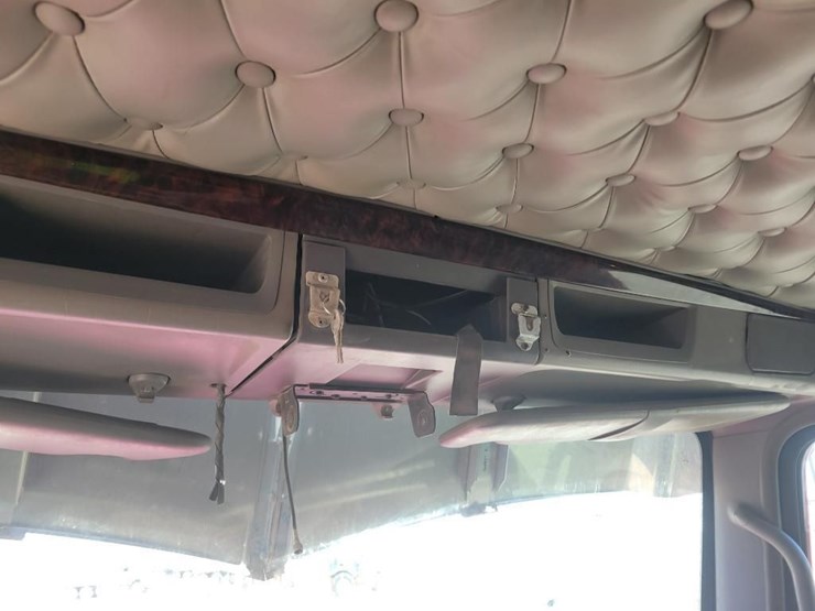 2010-kenworth-t800-image-54