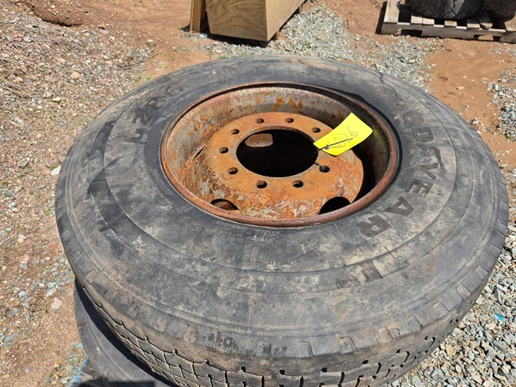 #6026-•-(2)-goodyear-g286-425/65r22.5-tires-w/rims-image-5