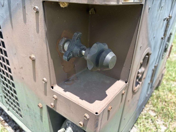 1995-military-mep-813a-10kw-standby-diesel-generator-image-16