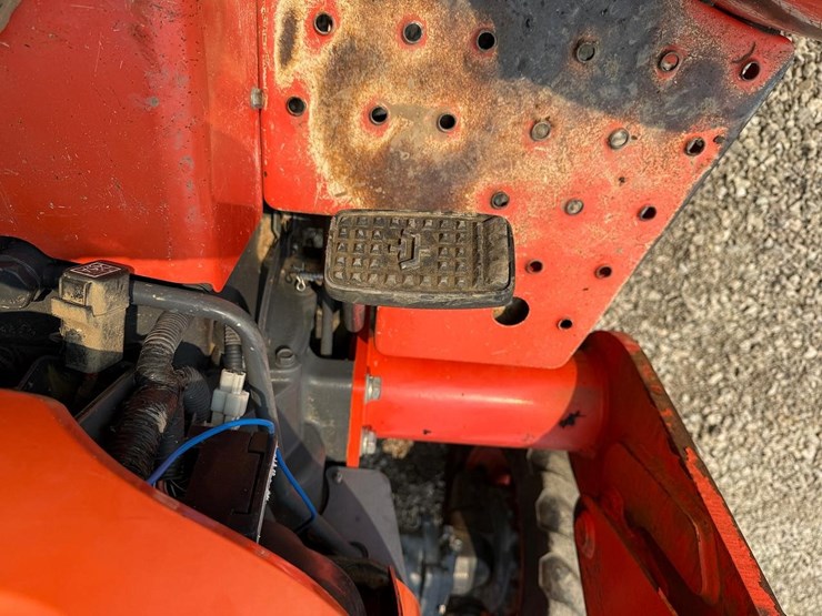 2019-kubota-l2501d-image-23