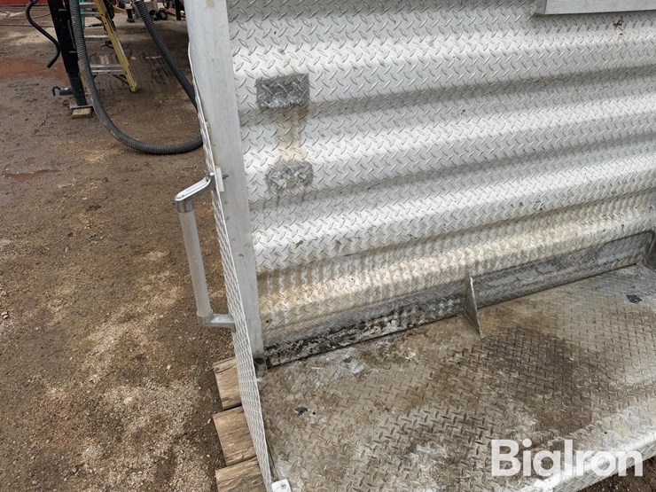 merritt-truck-headache-rack-image-15