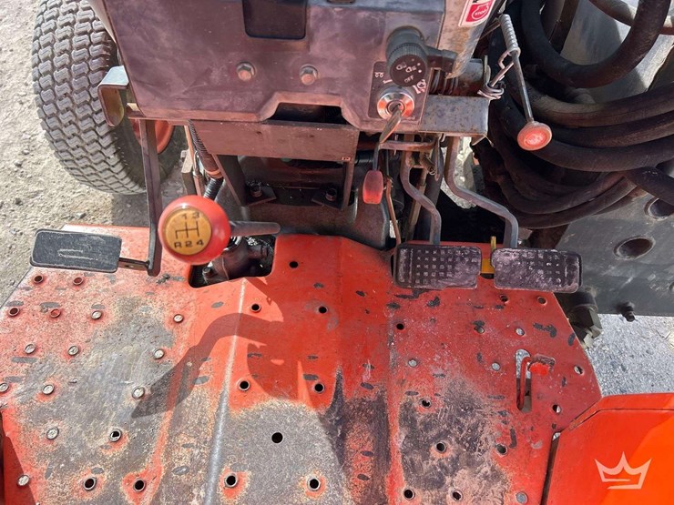 2002-kubota-l4300e-48hp-utility-tractor-w/-sweeper-and-box-blade-ripper-image-24