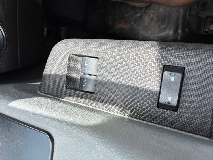 2015-ford-f350-xl-image-12