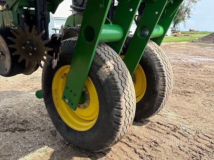 2006-john-deere-1770nt-image-23